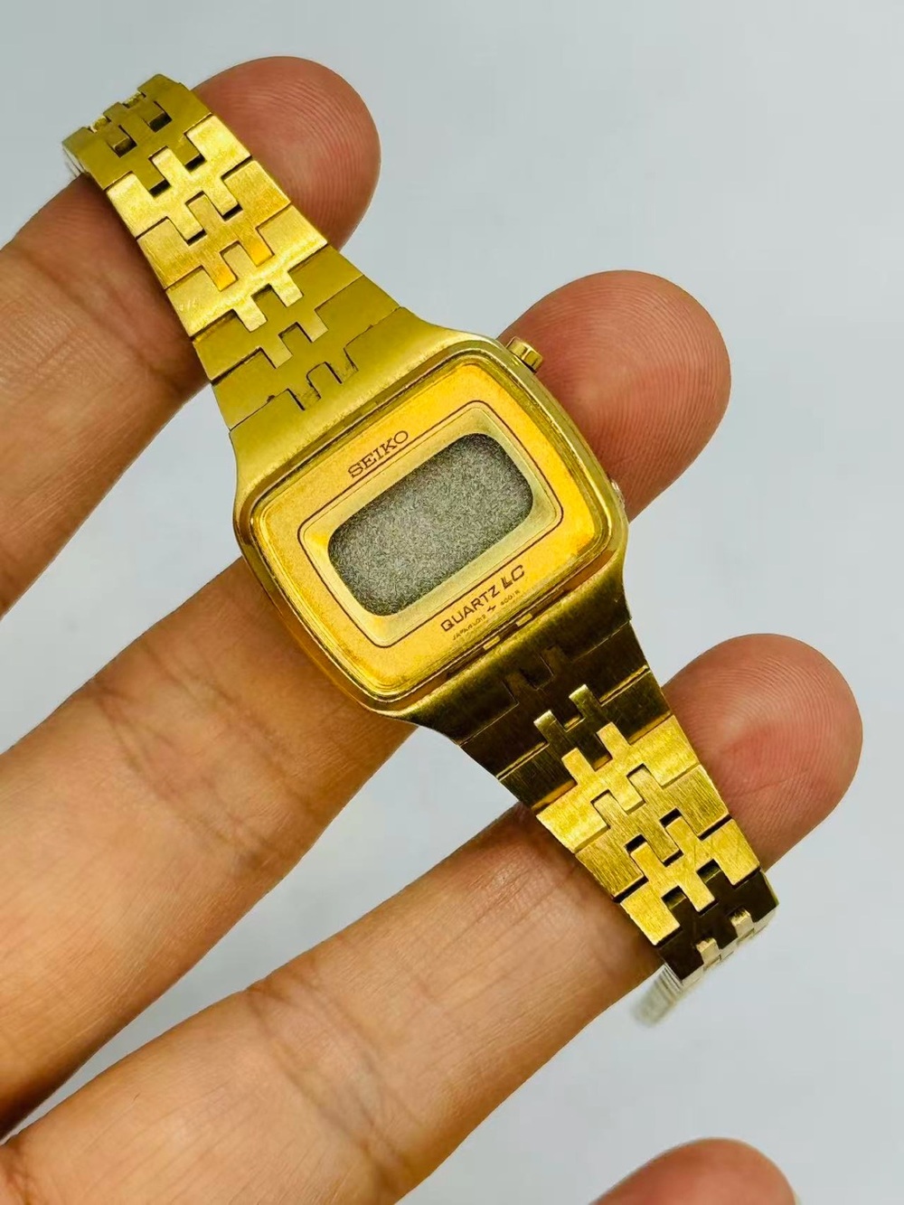 Vintage Seiko Women’s Digital Quartz LC Watch Gold Tone Bracelet Parts Or Repair